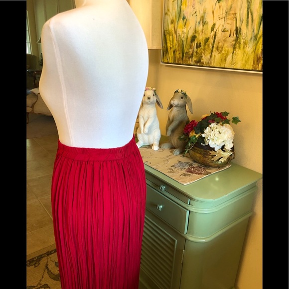 Stonebridge Vintage Red broom stick skirt - Picture 3 of 3